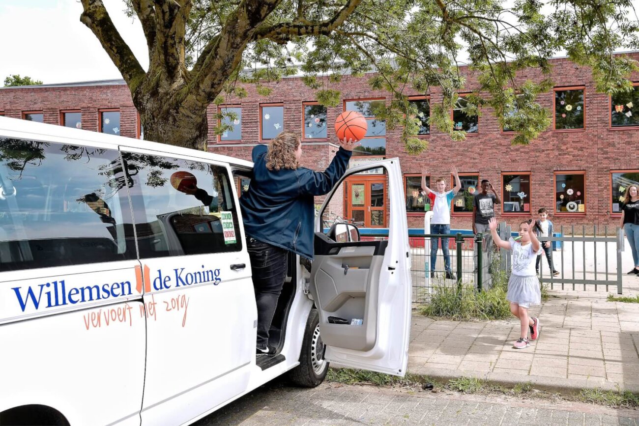 Vacature: Chauffeur leerlingenvervoer regio Veenendaal, Rhenen en Ede – Parttime (15–20 uur per week)